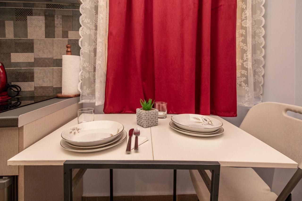 Reveal Athens From A Hidden Gem Near Acropolis! Appartamento Esterno foto